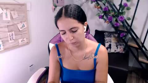 Snapshot of samantha2girl chatting on 06/18/26, 06:45 samantha online show from 06/18/26, 06:45