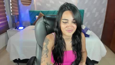 Snapshot of samantha__gomez1 chatting on 10/22/25, 01:33 natalia online show from 10/22/25, 01:33