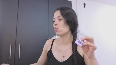 Snapshot of samantha_blow chatting on 05/20/26, 03:24 samantha_blow online show from 05/20/26, 03:24