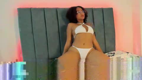 Snapshot of samantha_ebony01 chatting on 05/12/26, 01:41 SAMANTHA online show from 05/12/26, 01:41
