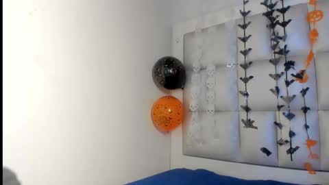 samantha_js_ online show from 10/22/25, 07:35