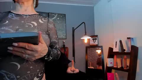 Snapshot of samantha_mature56 chatting on 05/23/26, 02:28 Sam online show from 05/23/26, 02:28
