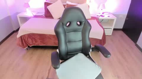 Snapshot of samantha_spike chatting on 02/14/26, 07:54 Samantha online show from 02/14/26, 07:54