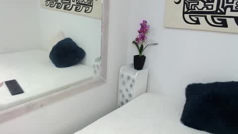 Snapshot of samantha_vaker chatting on 02/25/26, 09:02 samantha_vaker online show from 02/25/26, 09:02