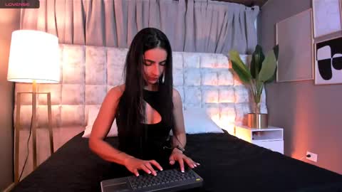 samantha_velle online show from 04/25/26, 02:03