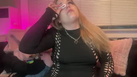 samanthafever online show from 12/01/25, 02:49