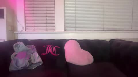 Snapshot of samanthafever chatting on 03/26/26, 06:52 samanthafever online show from 03/26/26, 06:52