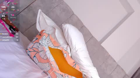 V A  N E S S A  online show from 01/08/25, 02:14