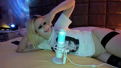 Samantha online show from 10/25/25, 12:29