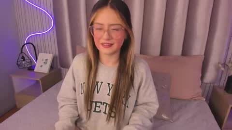 Snapshot of samanthapeachs chatting on 10/28/25, 12:41 Alejandra online show from 10/28/25, 12:41