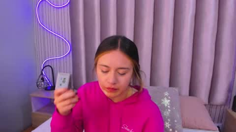 Snapshot of samanthapeachs chatting on 11/06/25, 11:55 Alejandra online show from 11/06/25, 11:55