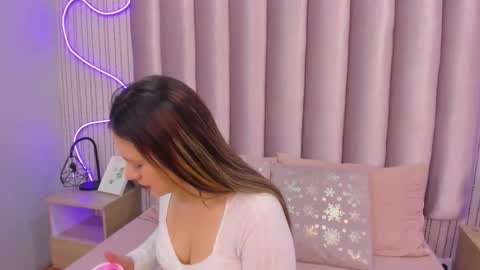 Snapshot of samanthapeachs chatting on 11/13/25, 12:15 Alejandra online show from 11/13/25, 12:15