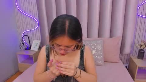 Snapshot of samanthapeachs chatting on 11/14/25, 12:04 Alejandra online show from 11/14/25, 12:04