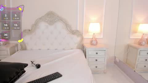 Samantha  online show from 11/24/25, 12:16