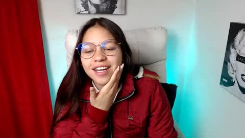 Snapshot of samantharoldan chatting on 12/30/24, 01:25 Samantha online show from 12/30/24, 01:25
