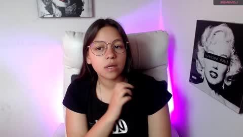 Snapshot of samantharoldan chatting on 01/20/25, 04:34 Samantha online show from 01/20/25, 04:34