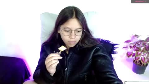 Snapshot of samantharoldan chatting on 02/15/25, 04:34 Samantha online show from 02/15/25, 04:34