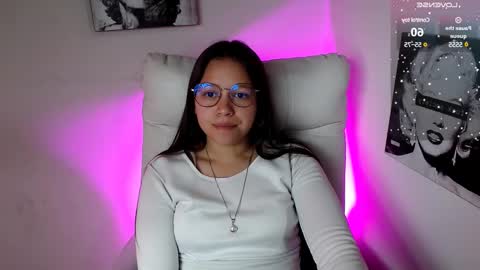 Snapshot of samantharoldan chatting on 02/28/25, 05:04 Samantha online show from 02/28/25, 05:04