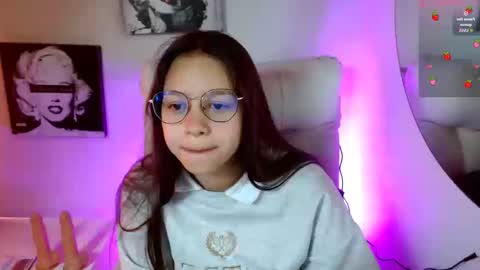 Snapshot of samantharoldan chatting on 09/17/25, 02:41 Samantha online show from 09/17/25, 02:41