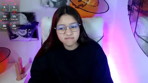 Snapshot of samantharoldan chatting on 10/21/25, 02:51 Samantha online show from 10/21/25, 02:51