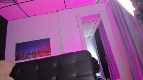 Snapshot of samanthawestx chatting on 01/21/25, 12:04 Sam online show from 01/21/25, 12:04