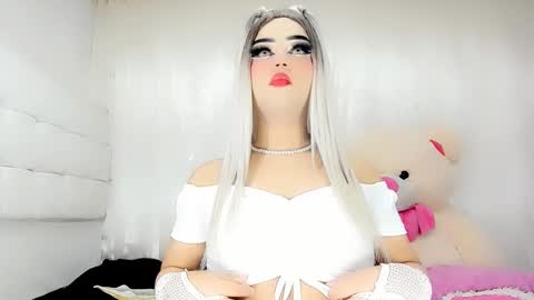 samanthax_xissadora1 online show from 02/06/25, 07:45