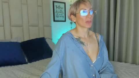 Samixmami online show from 01/18/25, 02:14