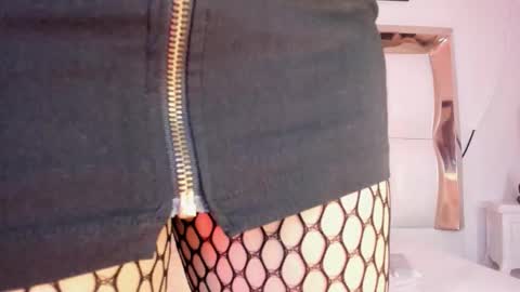 Snapshot of samanttamilf chatting on 09/20/25, 10:11 samanttamilf online show from 09/20/25, 10:11