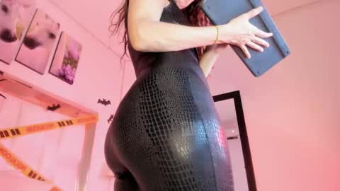 Snapshot of samanttamilf chatting on 10/30/25, 11:27 samanttamilf online show from 10/30/25, 11:27