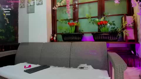 Snapshot of samara_selene chatting on 06/12/26, 03:27 SAMARA online show from 06/12/26, 03:27