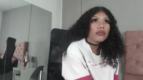 Snapshot of samaragrey18 chatting on 02/19/25, 03:39 samaragrey18 online show from 02/19/25, 03:39