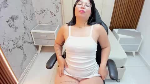 samaralee3 online show from 02/16/26, 12:34