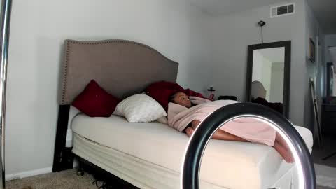 Yaya online show from 09/13/25, 09:25