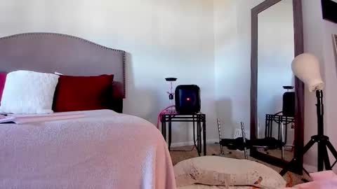 Yaya online show from 11/02/25, 03:58