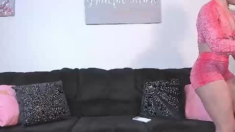 Yaya online show from 06/17/26, 03:42