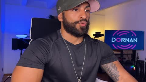 Snapshot of samdornan chatting on 12/13/24, 04:27 Sam Dornan online show from 12/13/24, 04:27