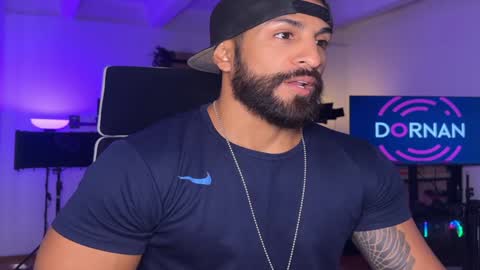 Snapshot of samdornan chatting on 01/02/25, 04:35 Sam Dornan online show from 01/02/25, 04:35