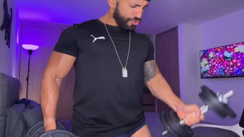 Snapshot of samdornan chatting on 01/11/25, 03:52 Sam Dornan online show from 01/11/25, 03:52