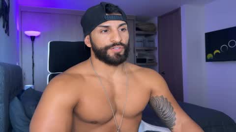 Snapshot of samdornan chatting on 01/20/25, 07:04 Sam Dornan online show from 01/20/25, 07:04