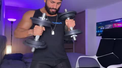 Snapshot of samdornan chatting on 01/25/25, 04:35 Sam Dornan online show from 01/25/25, 04:35