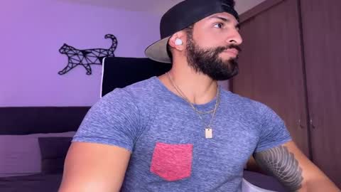 Snapshot of samdornan chatting on 02/26/25, 01:53 Sam Dornan online show from 02/26/25, 01:53