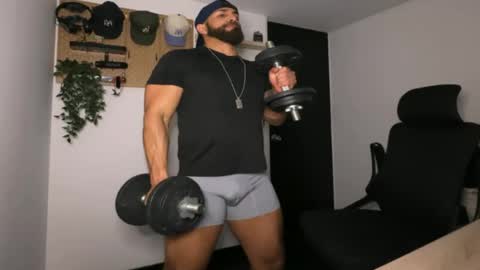 Snapshot of samdornan chatting on 02/08/26, 11:08 Sam Dornan online show from 02/08/26, 11:08