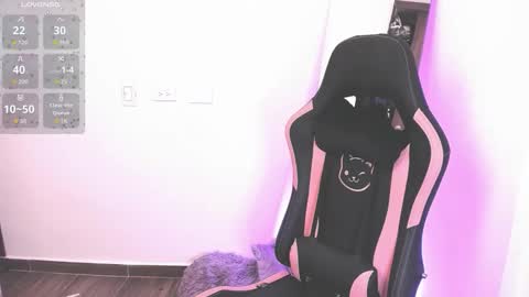 samiacooper25 online show from 09/10/25, 12:32