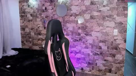 samiacooper25 online show from 03/01/26, 09:00