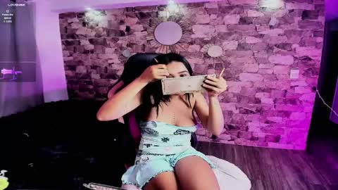 samiacooper25 online show from 04/18/26, 08:07