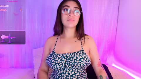 Snapshot of samii_evans chatting on 01/18/25, 03:31 samii evans online show from 01/18/25, 03:31