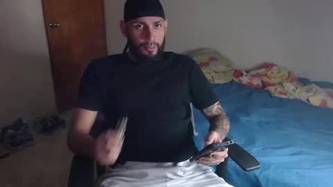 samir_music_ online show from 11/19/25, 02:22