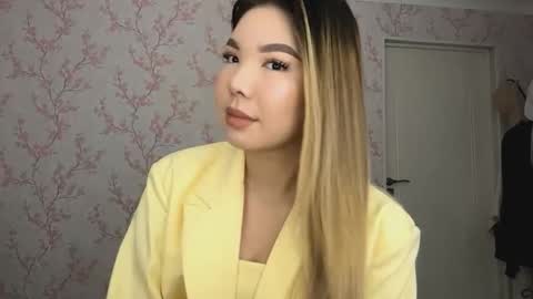 Snapshot of sammiesilvis chatting on 02/24/26, 09:18 Elina online show from 02/24/26, 09:18