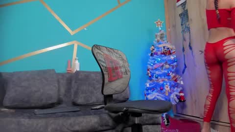 Snapshot of sammy_and_mike_ls chatting on 12/19/24, 12:12 Sophie y Mark online show from 12/19/24, 12:12