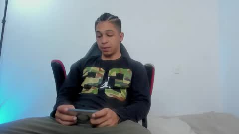 Snapshot of sammy_and_mike_ls chatting on 02/15/26, 11:19 Sophie y Mark online show from 02/15/26, 11:19